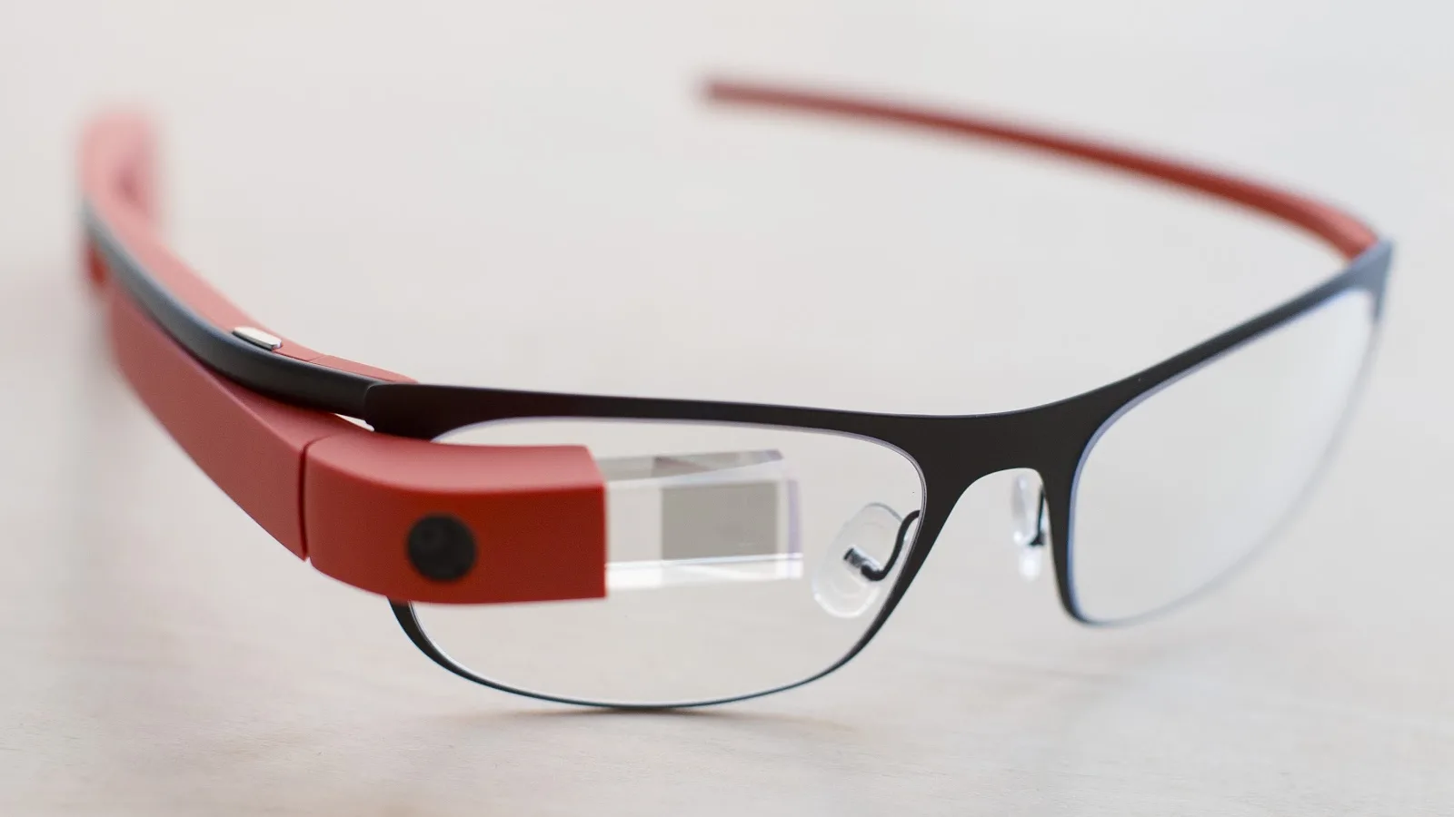 Proiectul Google Glass ajunge acum pe mâinile lui Tony Fadell, CEO Nest