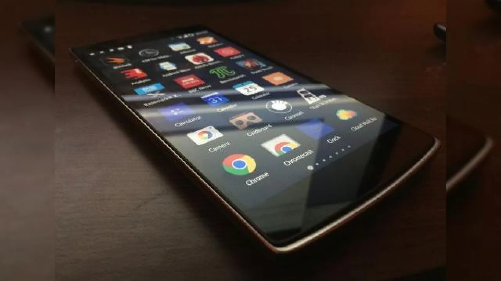 OnePlus One va primi o versiune stabilă de Lollipop prin intermediul lui CyanogenMod 12 luna viitoare