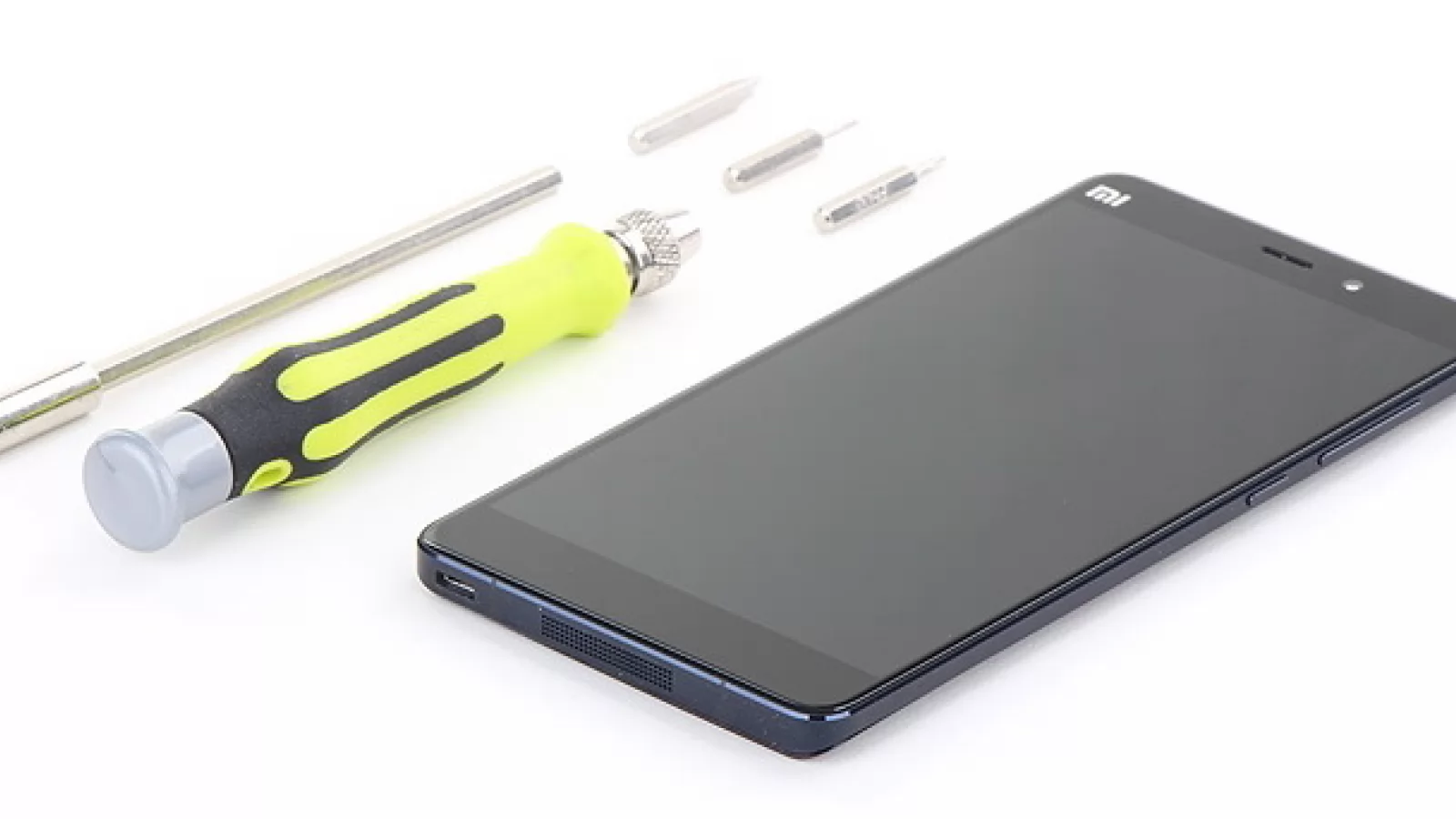 Phabletul Xiaomi Mi Note dezasamblat, componentele analizate În detaliu