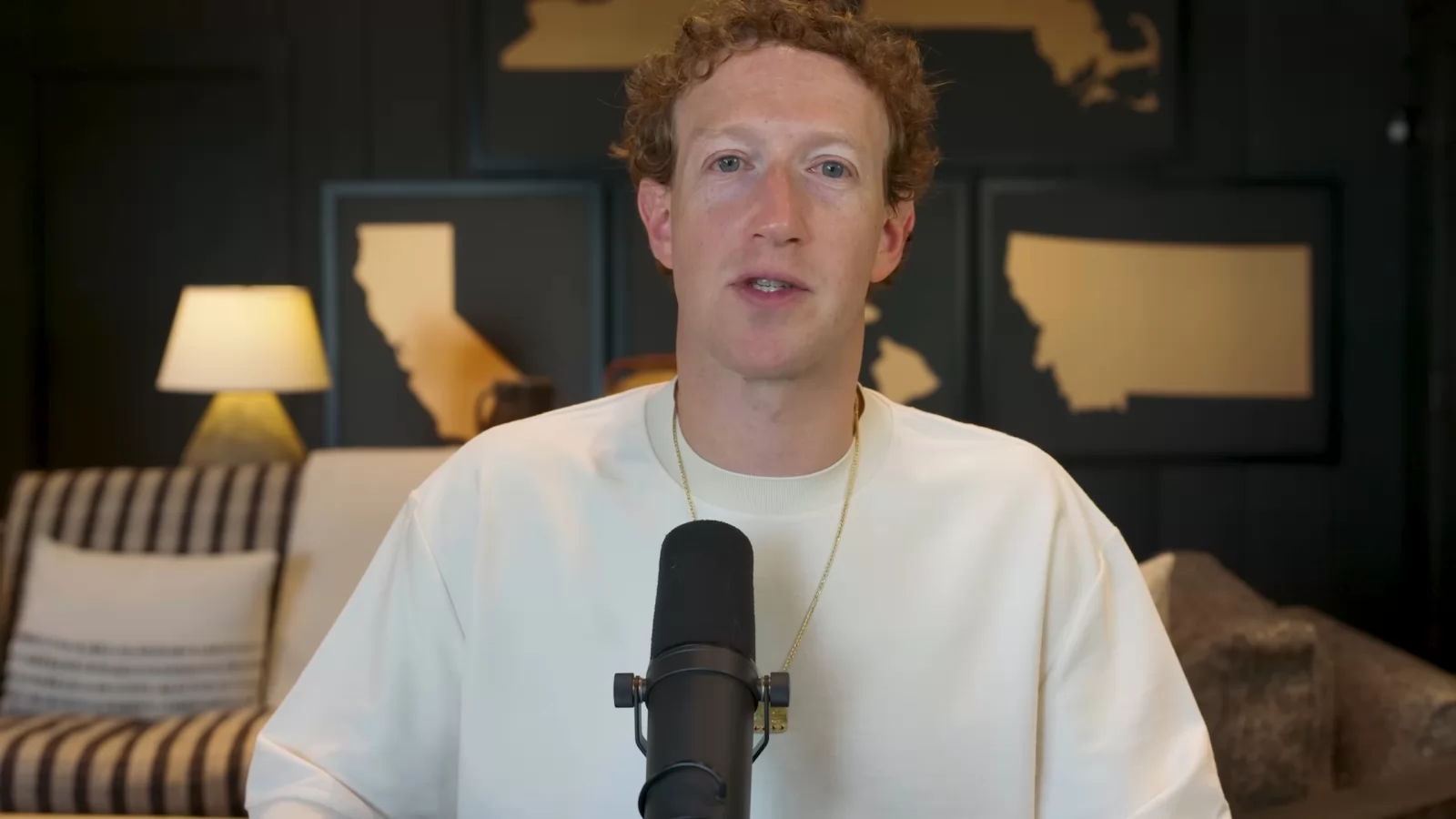 Mark Zuckerberg acuză marile companii că vor să "creeze un Dumnezeu AI"