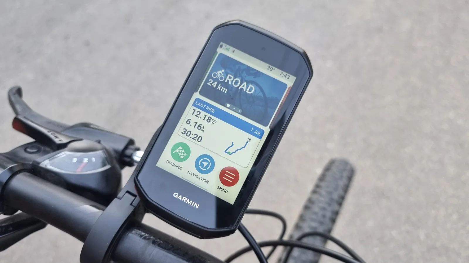 Am testat Garmin Edge 1050! Ciclocomputer premium pentru cicliști de performanță, cu GPS precis și un display generos