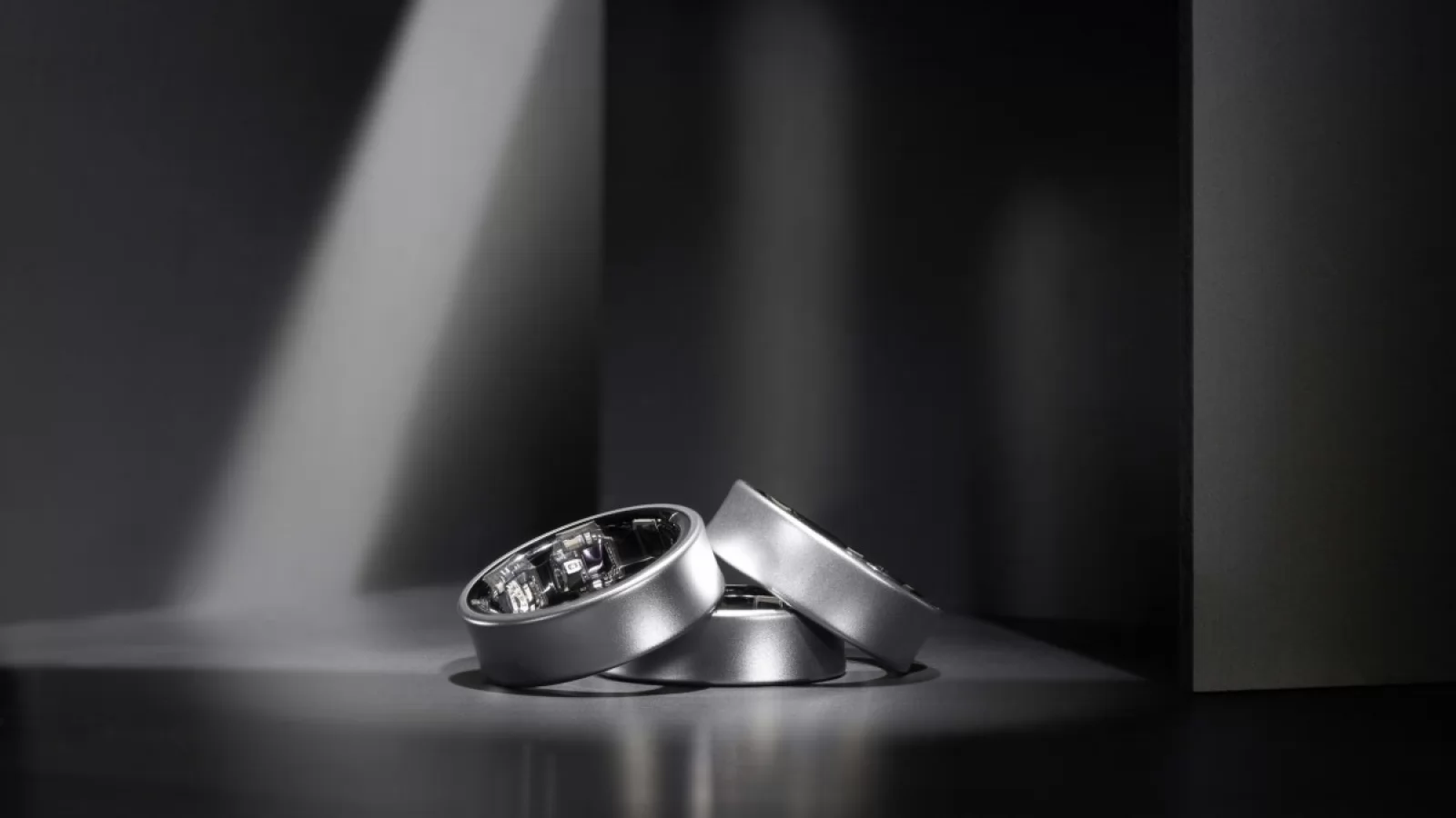 Samsung Galaxy Ring e în sfârşit oficial: autonomie de până la 7 zile, senzor de temperatură şi puls