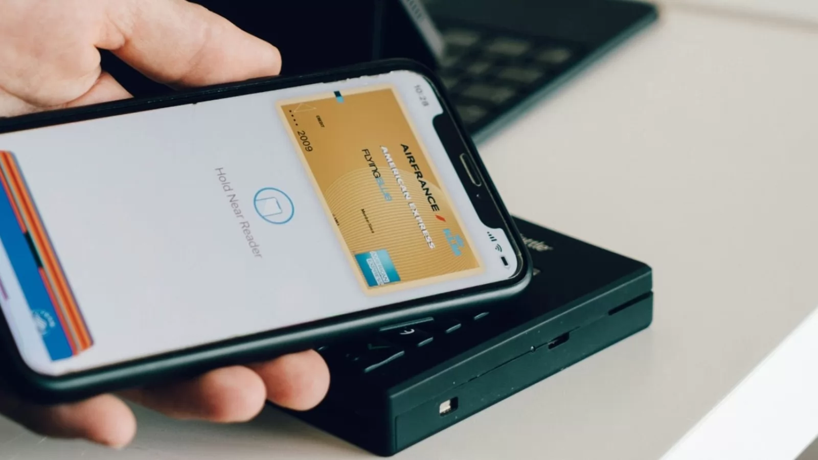 Apple cedează! Compania e obligată de UE să deschidă accesul spre metode de plată alternative, diferite de Apple Pay