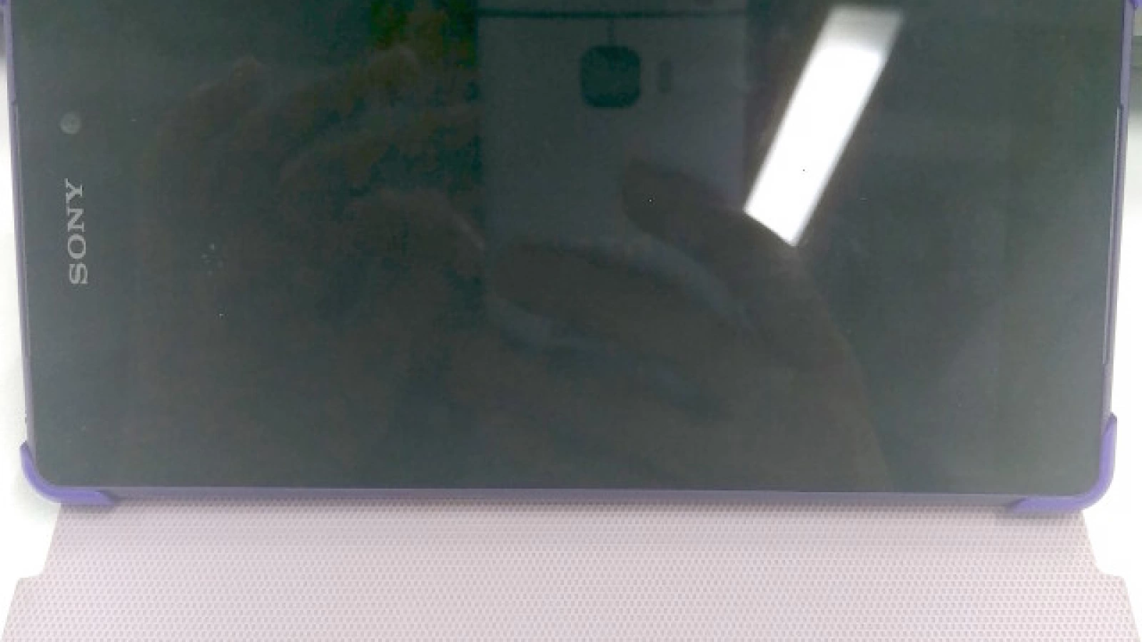 One M9 (Hima) apare Într-o fotografie accidentală realizată de un angajat HTC