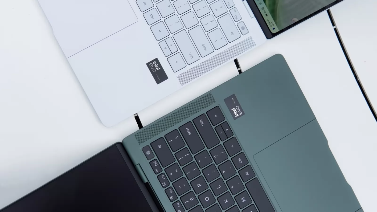 HONOR prezintă MagicBook Art 14 (2024): Ultrabook ușor, subțire și performant, cu display OLED, procesor Intel Core 9 Ultra