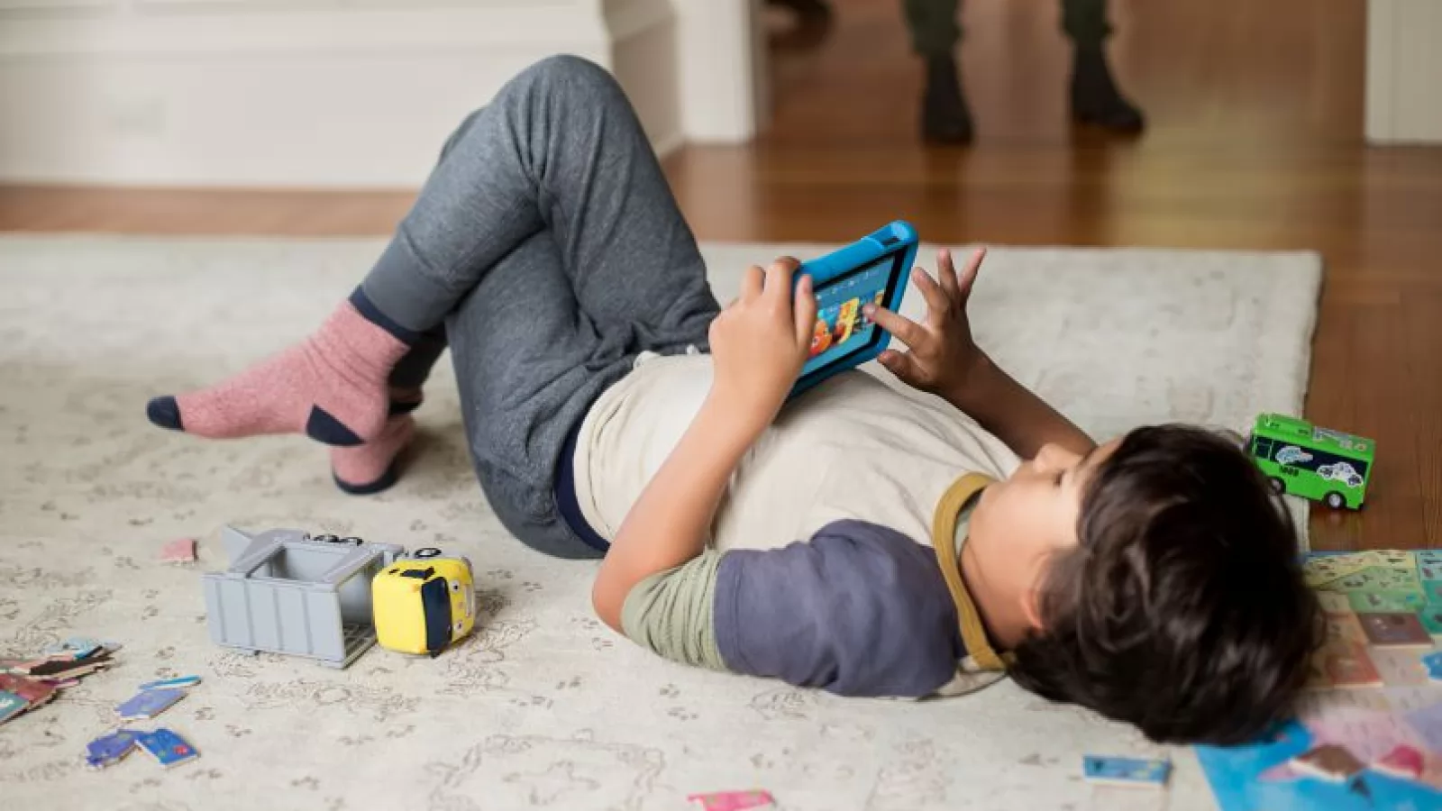 Copiii sub 13 ani petrec În medie 2 ore pe zi jucând jocuri pe mobil/tabletă (Studiu)