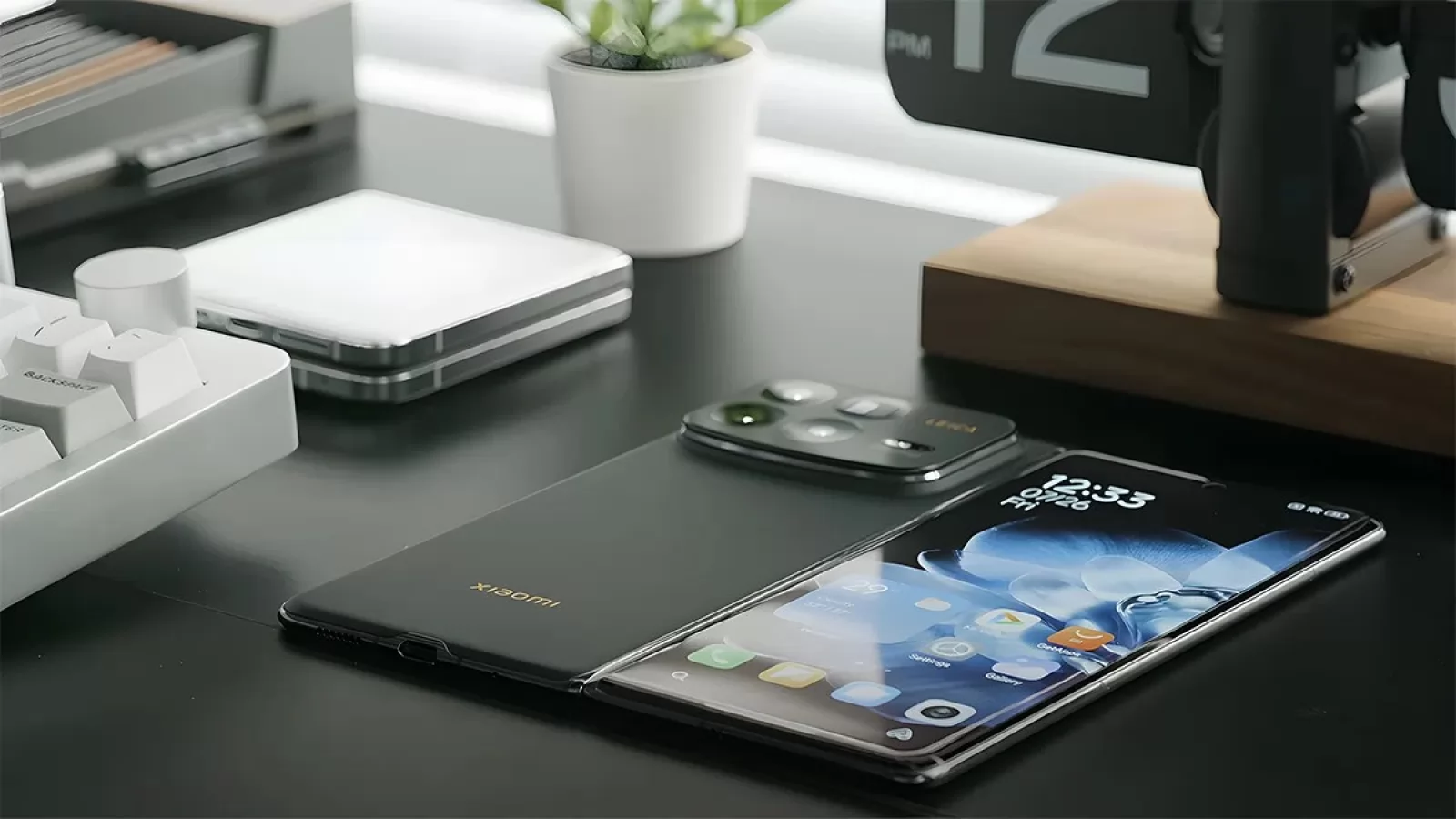 Cât va costa în Europa telefonul pliabil Xiaomi Mix Fold 4?