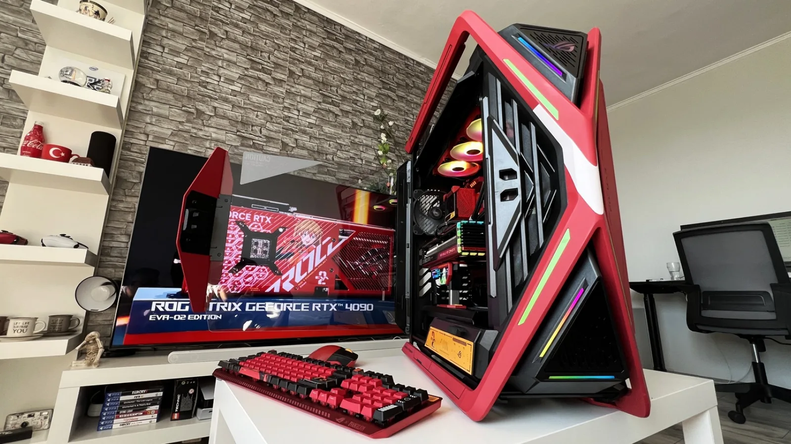 Am răspuns provocării Evangelion! Gaming cu EVA-02 și ROG Strix GeForce RTX 4090 OC