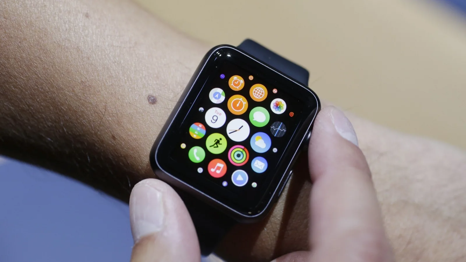 Apple Watch ar putea vinde 26 de milioane de unități În acest an, conform predicțiilor J. P. Morgan