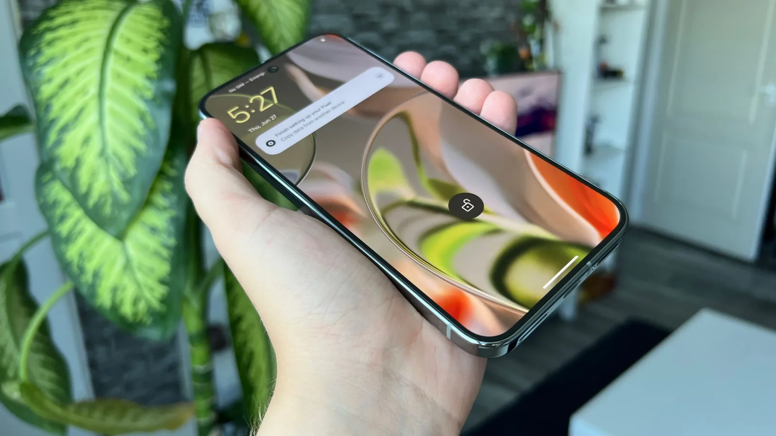 Google Pixel 9 Pro XL: Display-ul absolut, GAME OVER pentru rivali