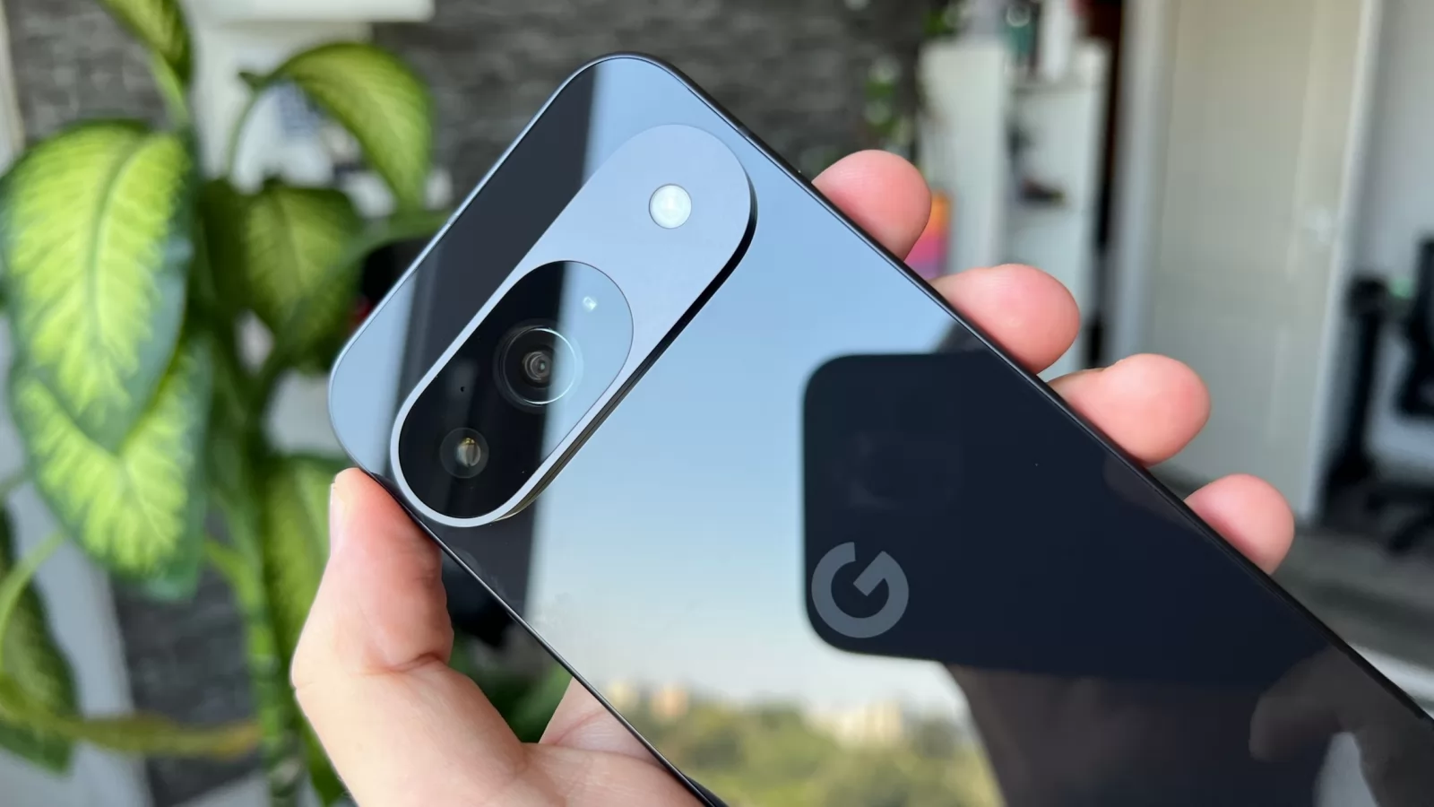 Google Pixel 9: Wi-Fi 7, 5G, NFC și transfer rapid de date chiar și prin fir, via USB-C 3.2