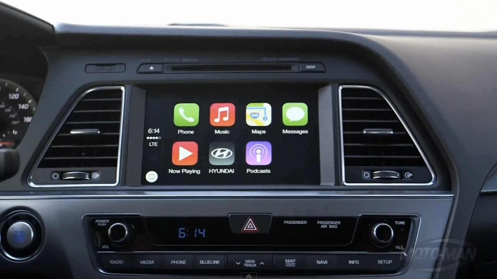 Apple lucrează În aceste momente la o mașină electrică inteligentă de tip minivan