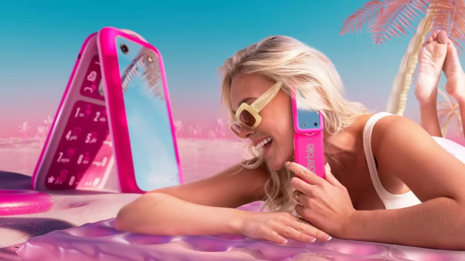Telefonul Barbie este aici și vine de la HMD; Accesoriul fashion roz care te deconectează de la Instagram