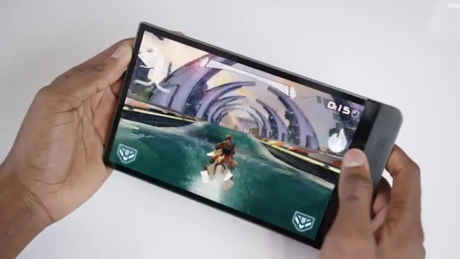 Dell Venue 8 7000 primește o recenzie de la video bloggerul Marques Brownlee, care Îi laudă ecranul, dar nu și designul (Video)
