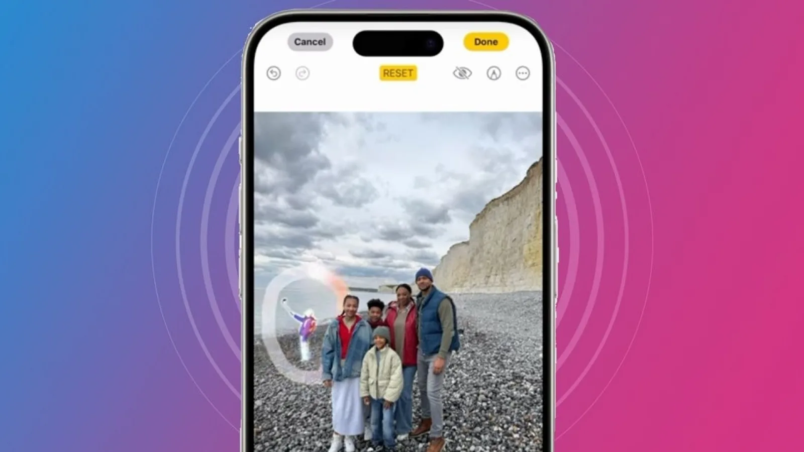 iOS 18.1 aduce o funcţie de "curăţare" a pozelor din Apple Photos cu Apple Intelligence
