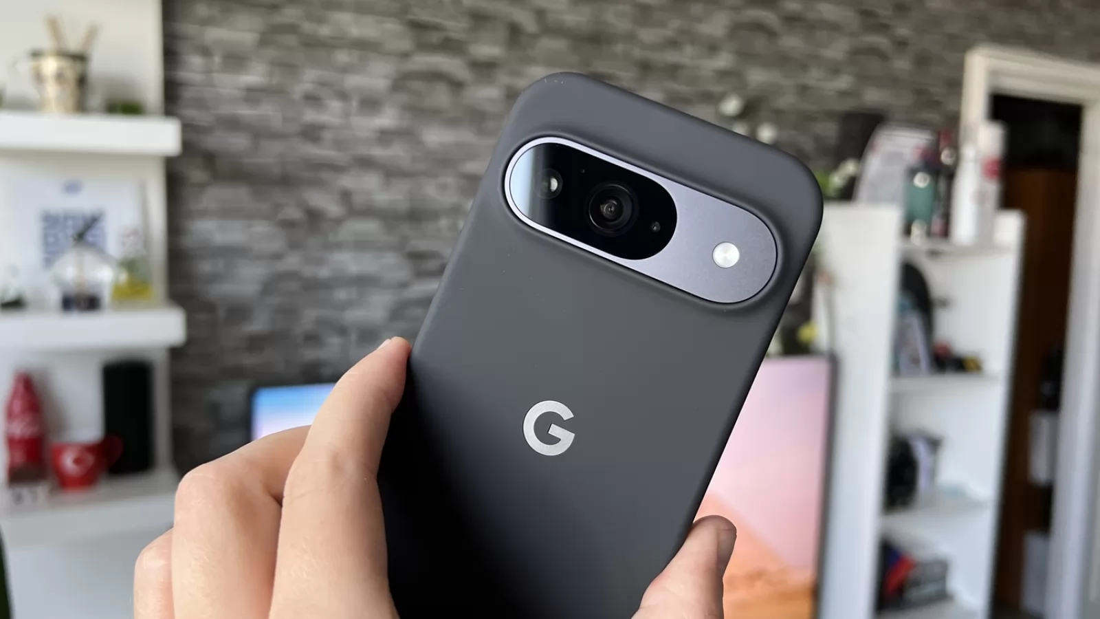 Google Pixel 9: Camera aduce surprize la stabilizare, selfie, prim plan cu MUSCA