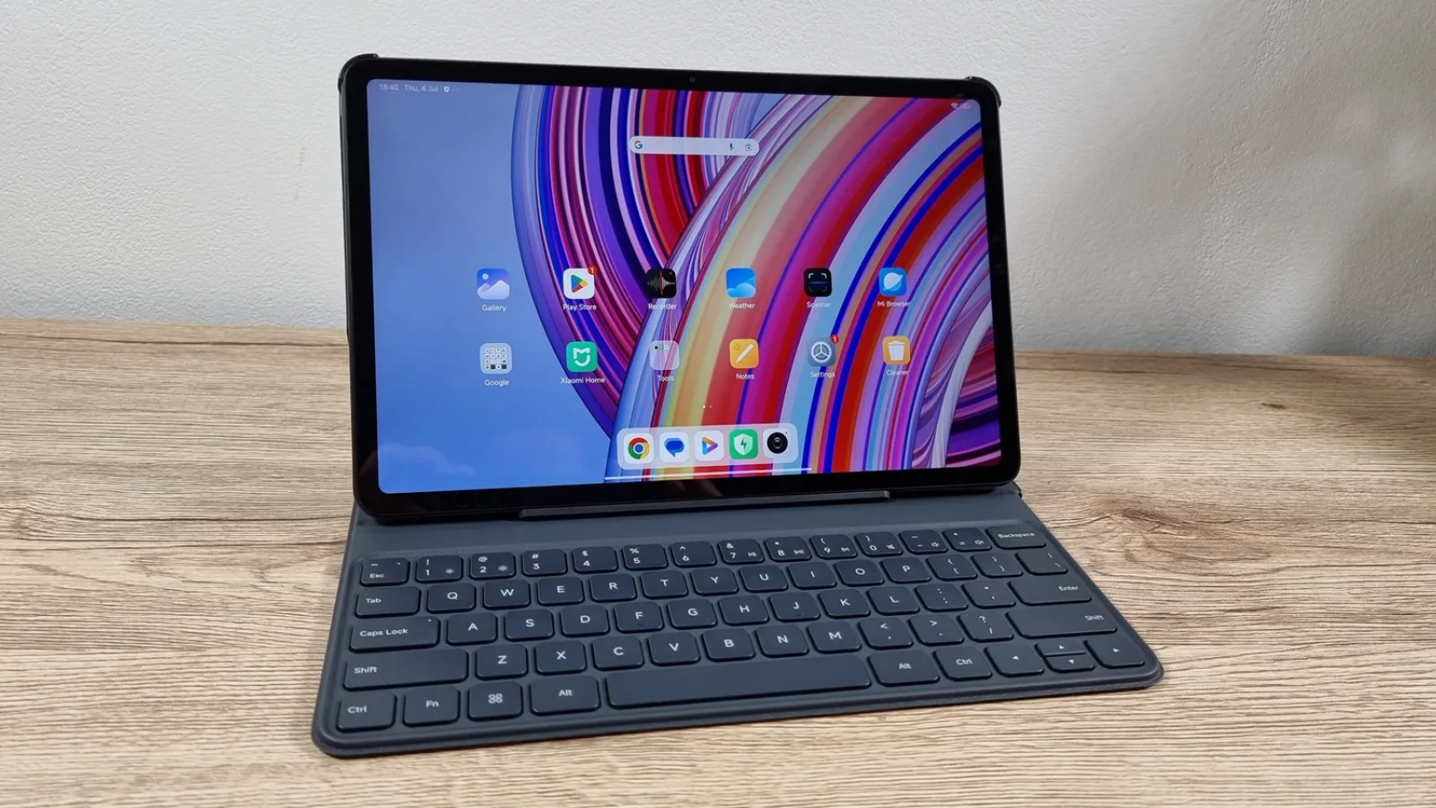 Redmi Pad Pro: Display de 12.1 inch pregătit pentru Netflix, citit, desenat