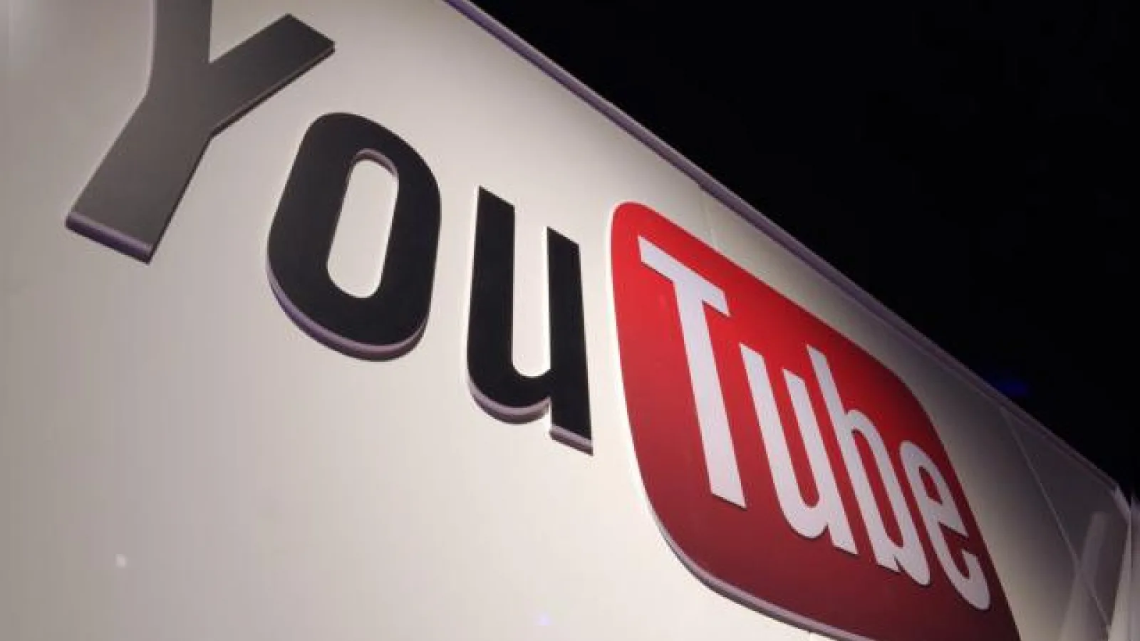 YouTube nu poate obţine profit, în ciuda miliardului de utilizatori pe lună