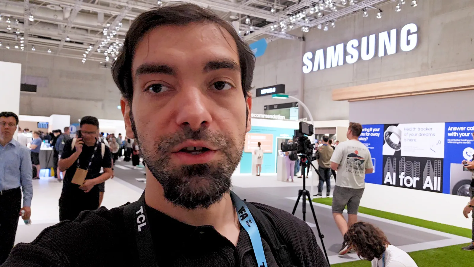 AI pentru toţi: vreau să mă mut în "casa Samsung" ca să nu mai fiu stresat; Electrocasnicele Samsung de la standul IFA 2024 puse la treaba!