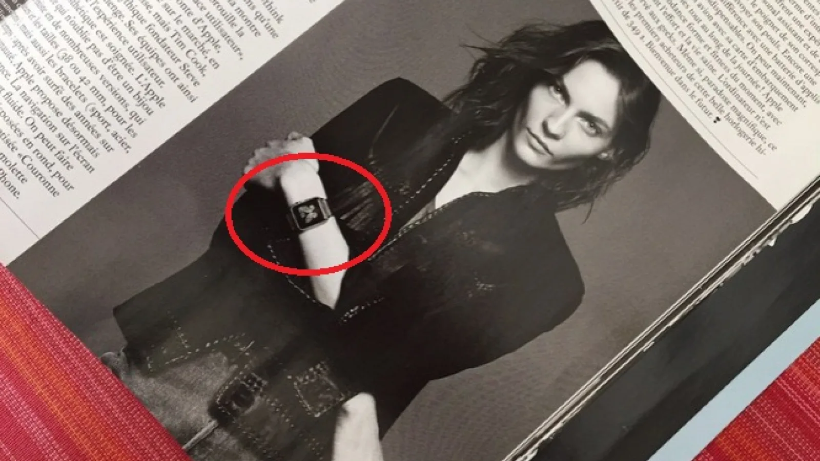 Apple Watch primeşte un articol de 2 pagini în Vogue Paris, o gigantică reclama de 12 pagini în Vogue America