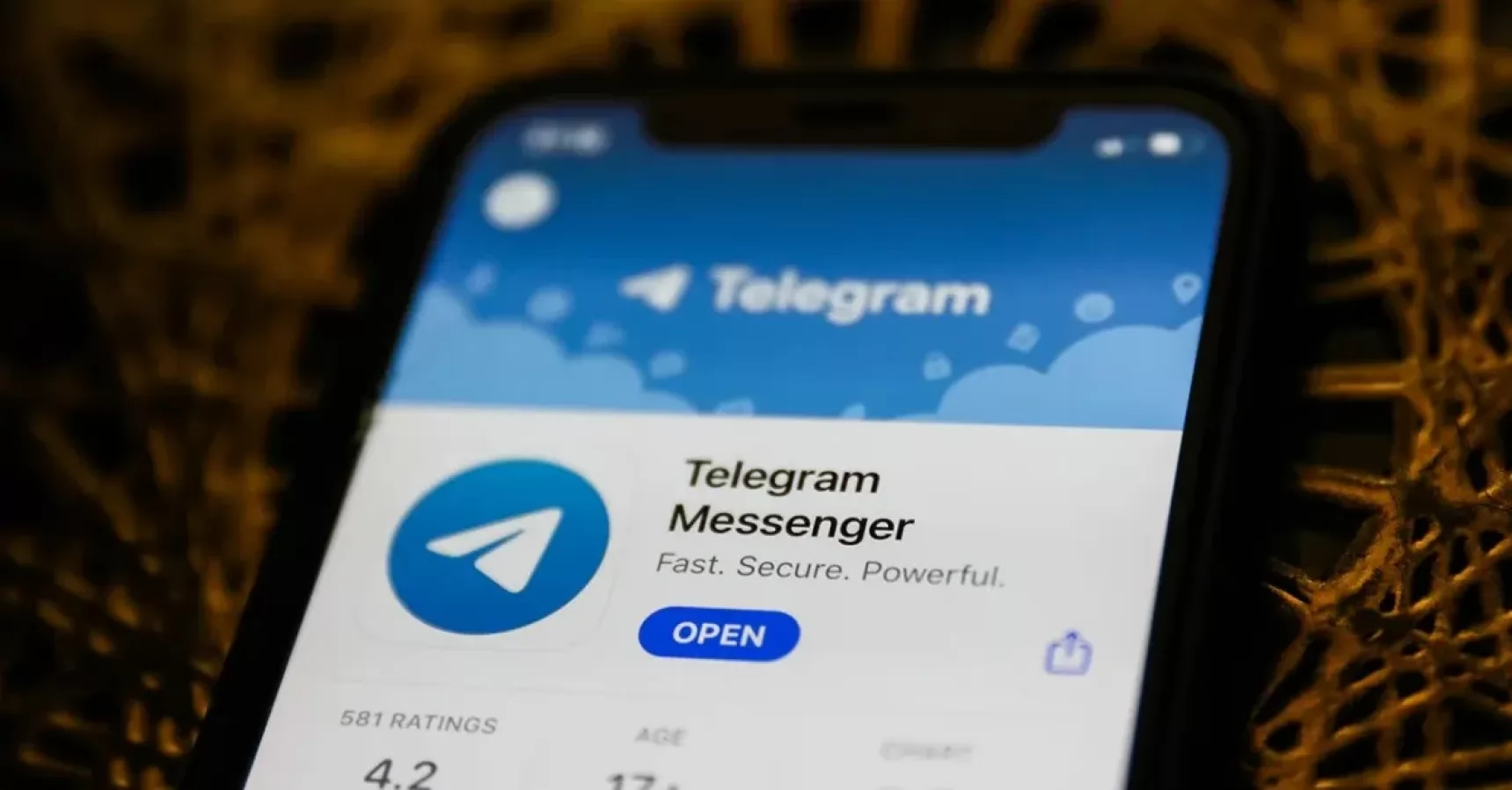 Telegram cedează: datele tale ajung la autorități (IP, număr de telefon)