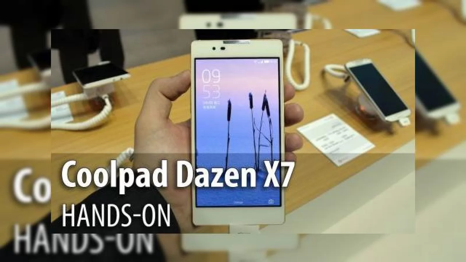 MWC 2015: Coolpad Dazen X7 hands-on - un smartphone foarte arătos, care aduce cu un Gionee şi un iPhone (Video)