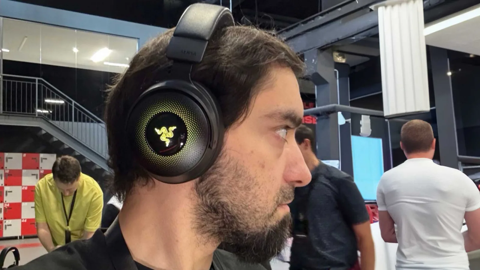 RazerCon 2024 aduce prima pernă de gaming haptică din lume, Razer Freyja; Experiență imersivă și control fără precedent cu noile căști wireless Kraken V4 Pro