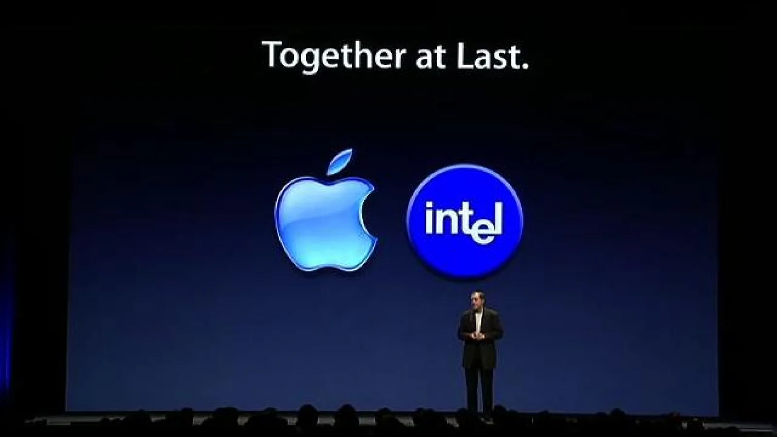 Un "iPhone accesibil" va sosi cu chipuri Intel LTE la bord în 2016