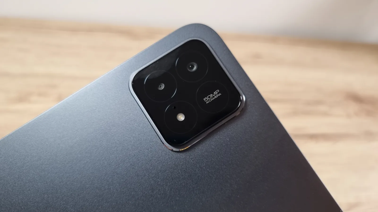 Xiaomi Pad 6S Pro 12.4: Camera cu senzor principal generos, filmare 4K binevenită