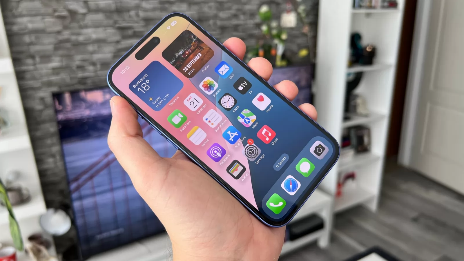 Cererea pentru iPhone 16 a scăzut faţă de iPhone 15, conform unui analist reputat; Se reduce şi producţia