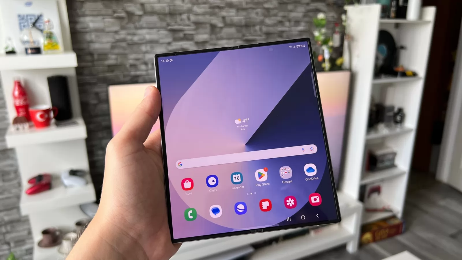 Livrările de smartphone-uri pe trimestrul 3 din 2024: Apple tot mai aproape de Samsung, care rămâne lider (IDC)