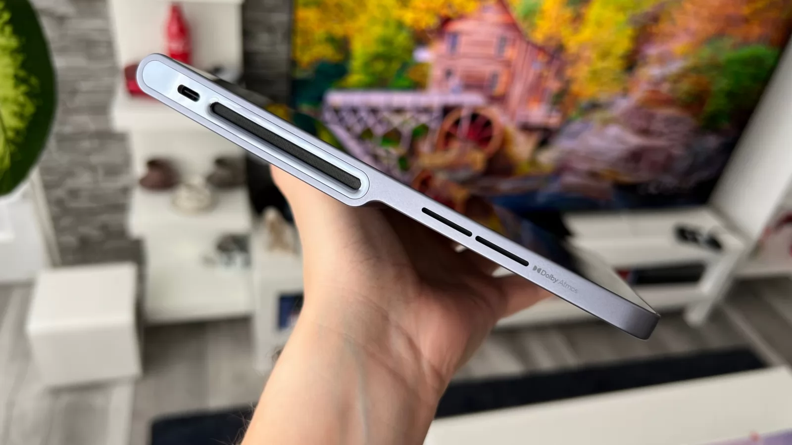 Lenovo Tab Plus: Conectivitate rezonabilă pentru utilizarea acasă, dar nu ar fi stricat WiFi6