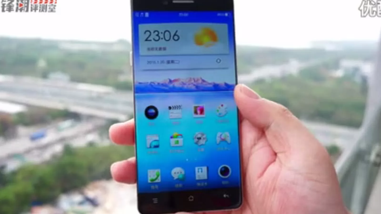 Smartphone-ul Oppo cu ecran edge to edge apare şi într-un clip hands on, care îi confirmă existenţa (Video)