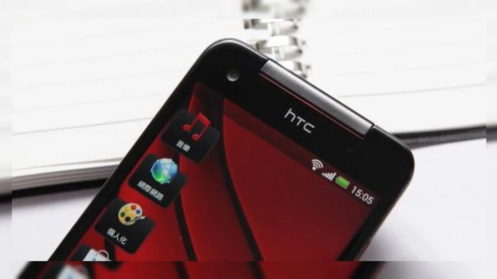 HTC Butterfly 3 ar putea sosi luna viitoare la pachet cu un display QHD de 5.2 inch