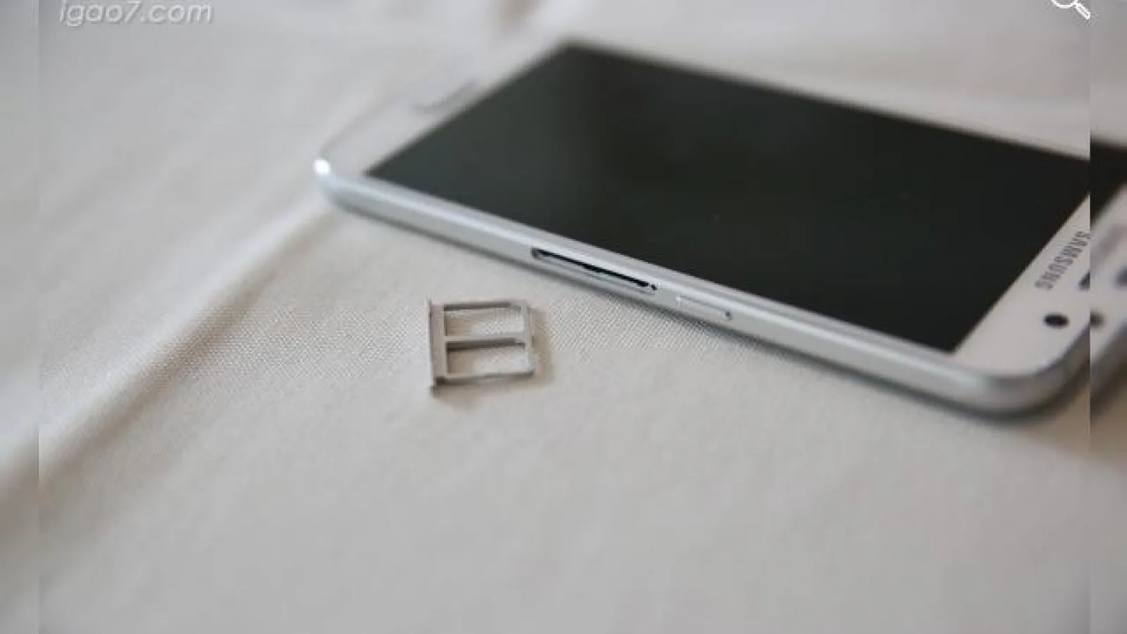 Samsung Galaxy S6 în versiunea dual-SIM va sosi pentru început în China; o fotografie live atestă existența acestui model