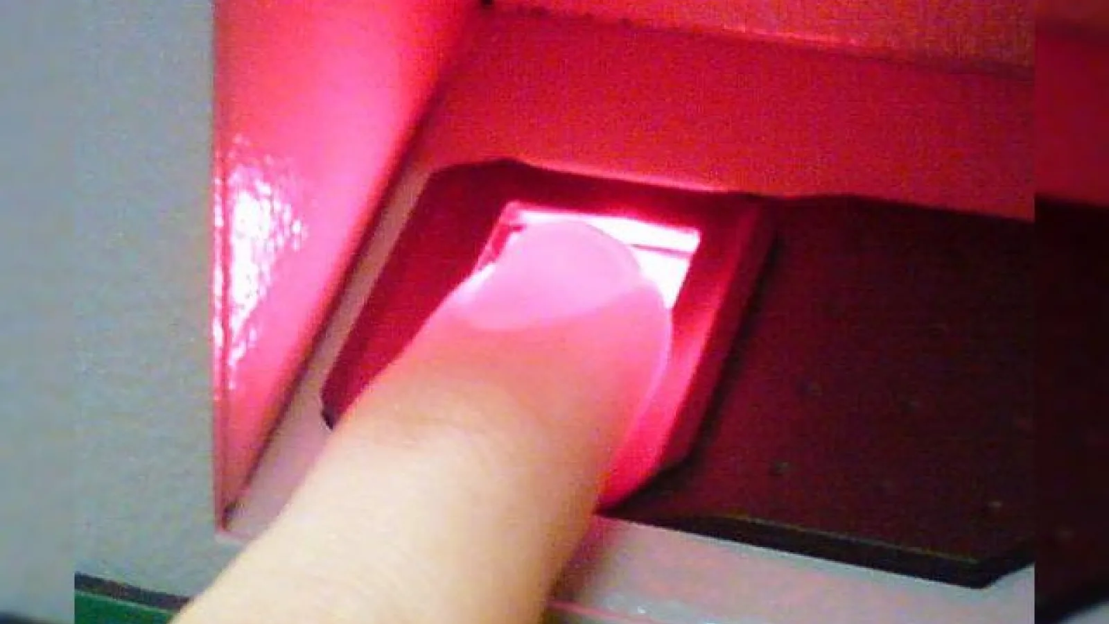 Noi detalii despre OnePlus Two ajung pe web, ar putea sosi cu scanner de amprente bazat pe "focalizare laser"