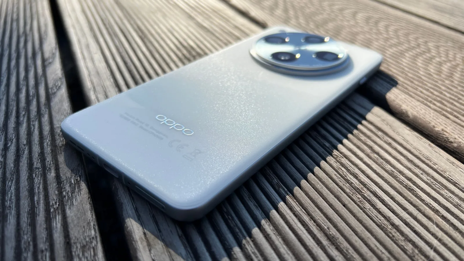 OPPO Find X8 Pro: Flagship cu de toate, s-a optat pentru soluția de top MediaTek Dimensity 9400