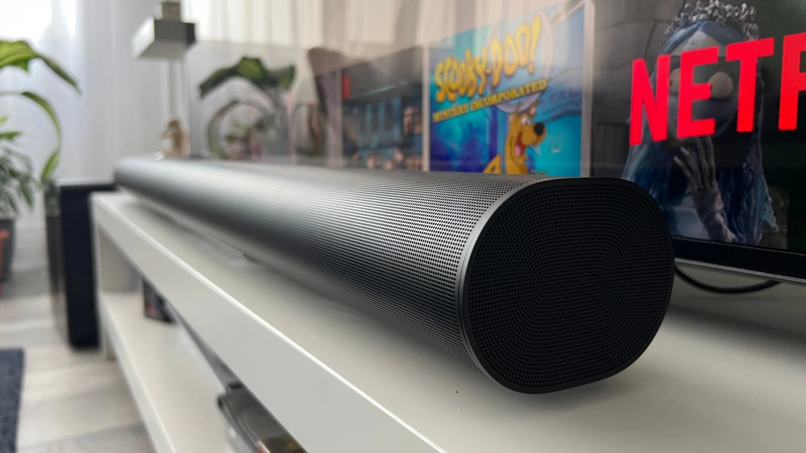Sonos Arc Ultra + Sonos Sub 4 Review: Sistemul home theater premium care transformă sunetul din living-ul tău, pentru experiențe spectaculoase ca într-o sală de cinema 
