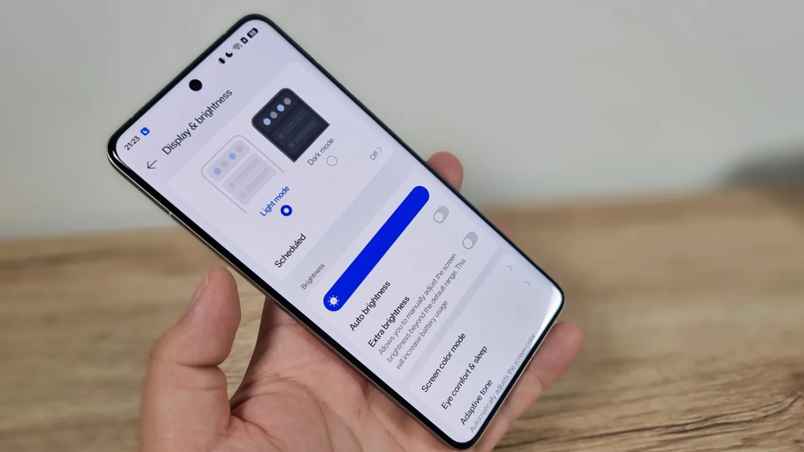 realme GT 7 Pro: Display AMOLED de calitate cu extra-luminozitate, record absolut în clasamentul nostru