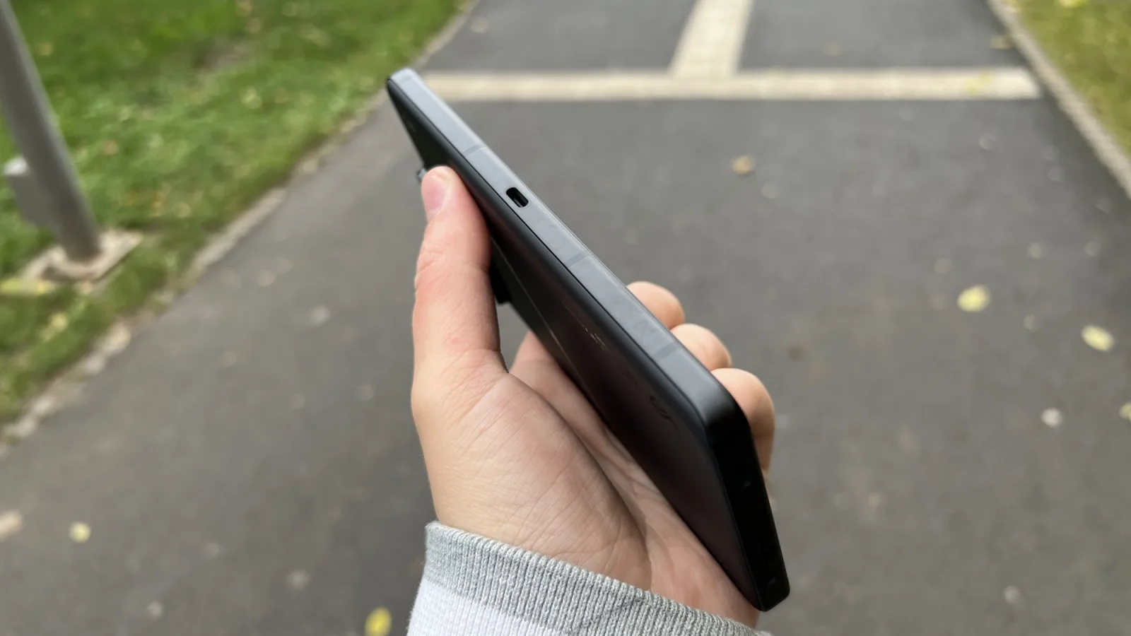 ASUS ROG Phone 9 Pro: Conectivitate 5G, Wi-Fi 7, două porturi USB-C