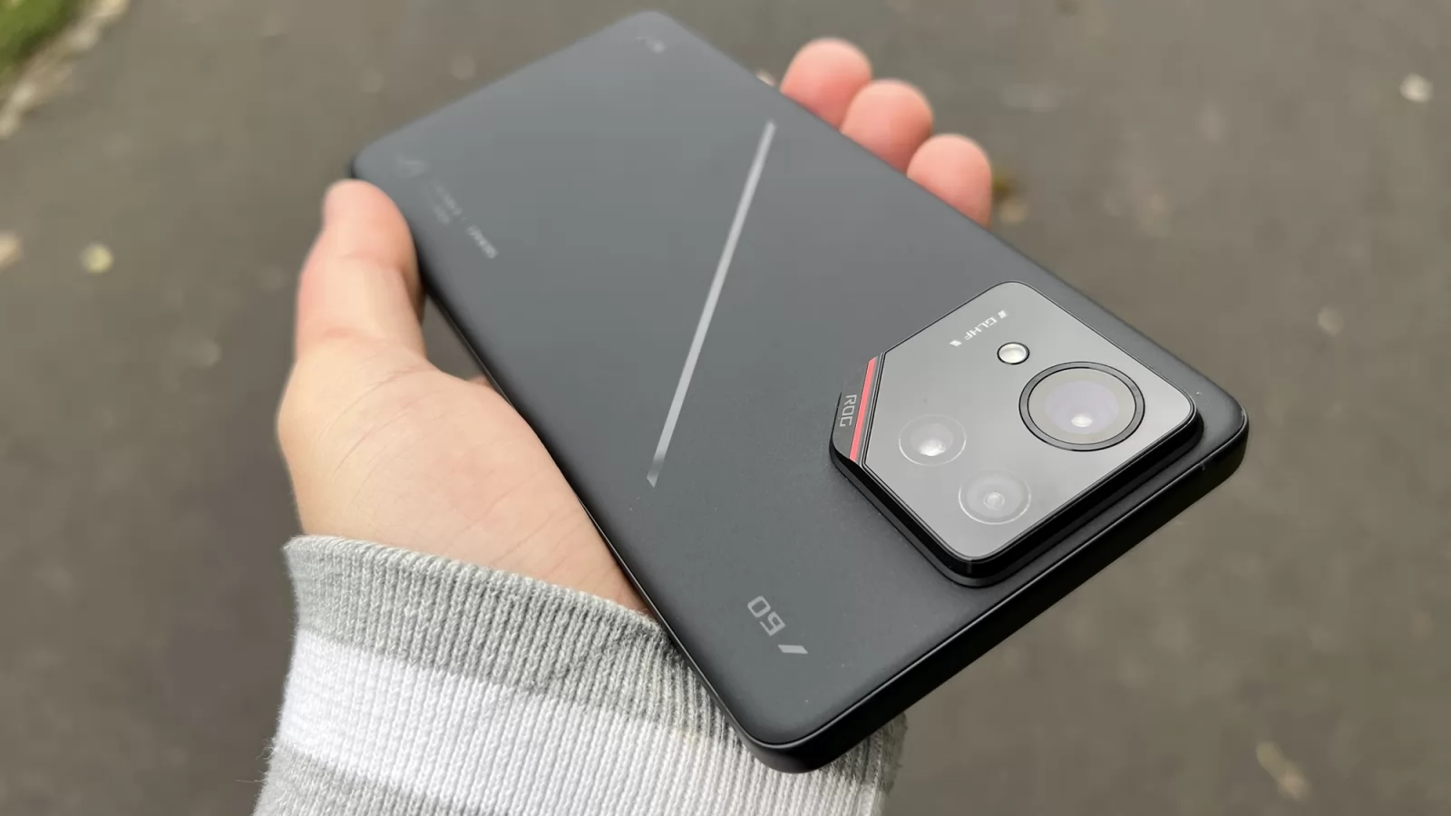 ASUS ROG Phone 9 Pro: Hardware complet, mult RAM, stocare, cameră cu gimbal