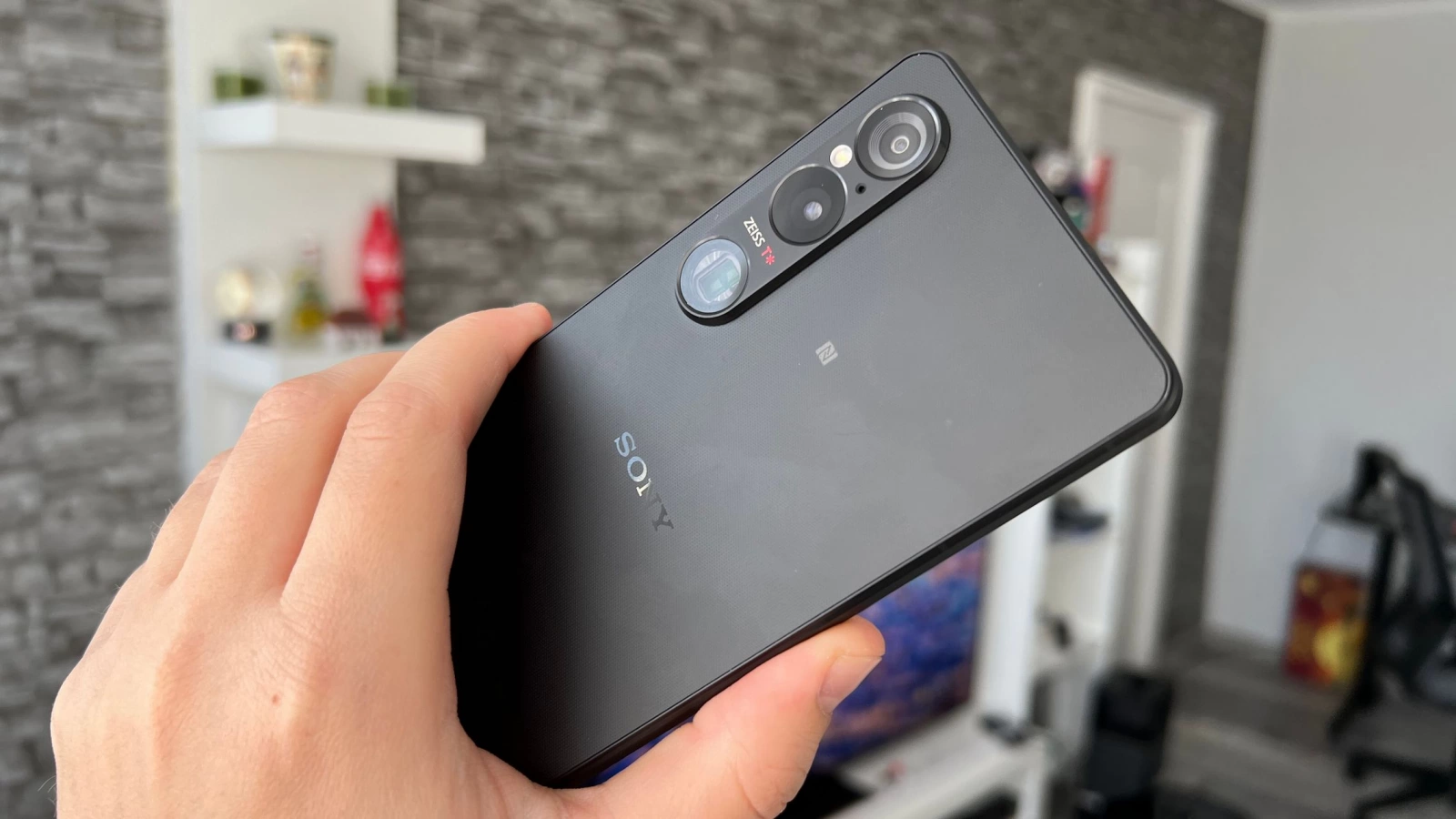 Sony Xperia 1 VI: Spunem adio formatului "telefomandă", un telefon mai comod de ținut în mână
