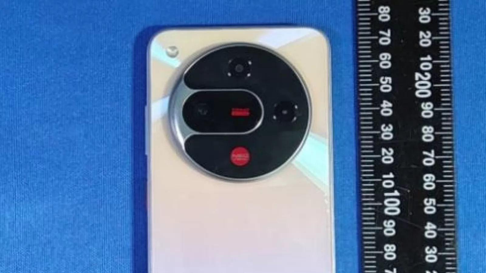 nubia Focus 2 5G apare în imagini direct de pe masa de certificare, având un modul foto circular mai diferit