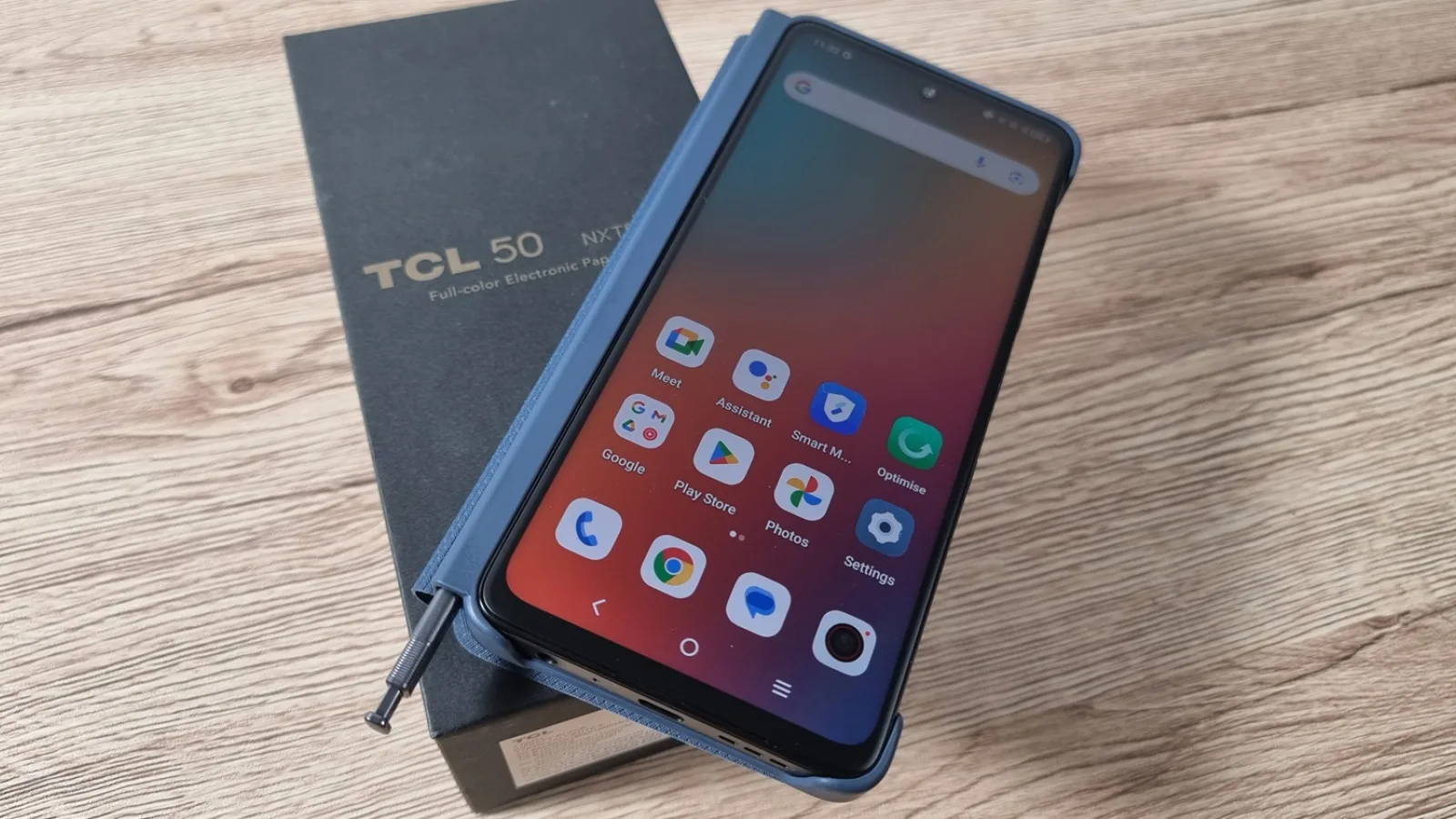 Unboxing TCL 50 NXTPAPER 5G: Smartphone-ul cu ecran ce imită hârtia e aici, cu autonomie de până la 7 zile + husă cu stylus integrat