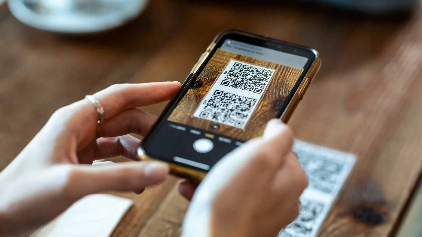 Adio coduri de bare! Codurile QR le vor înlocui în magazine și... peste tot