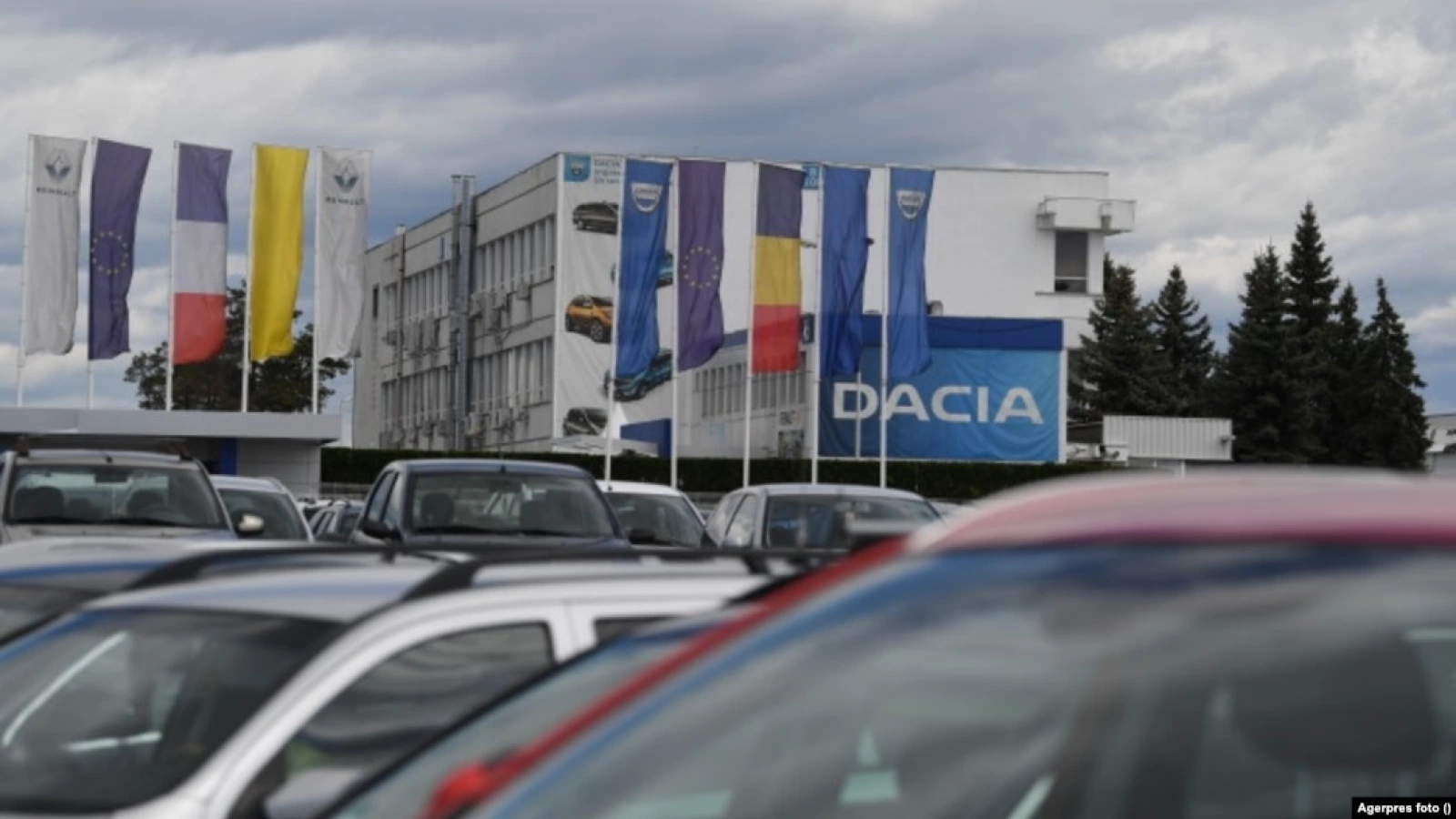 Dacia își păstrează supremația; a vândut de aproape 4 ori mai multe mașini decât Toyota (locul 2) în 2024