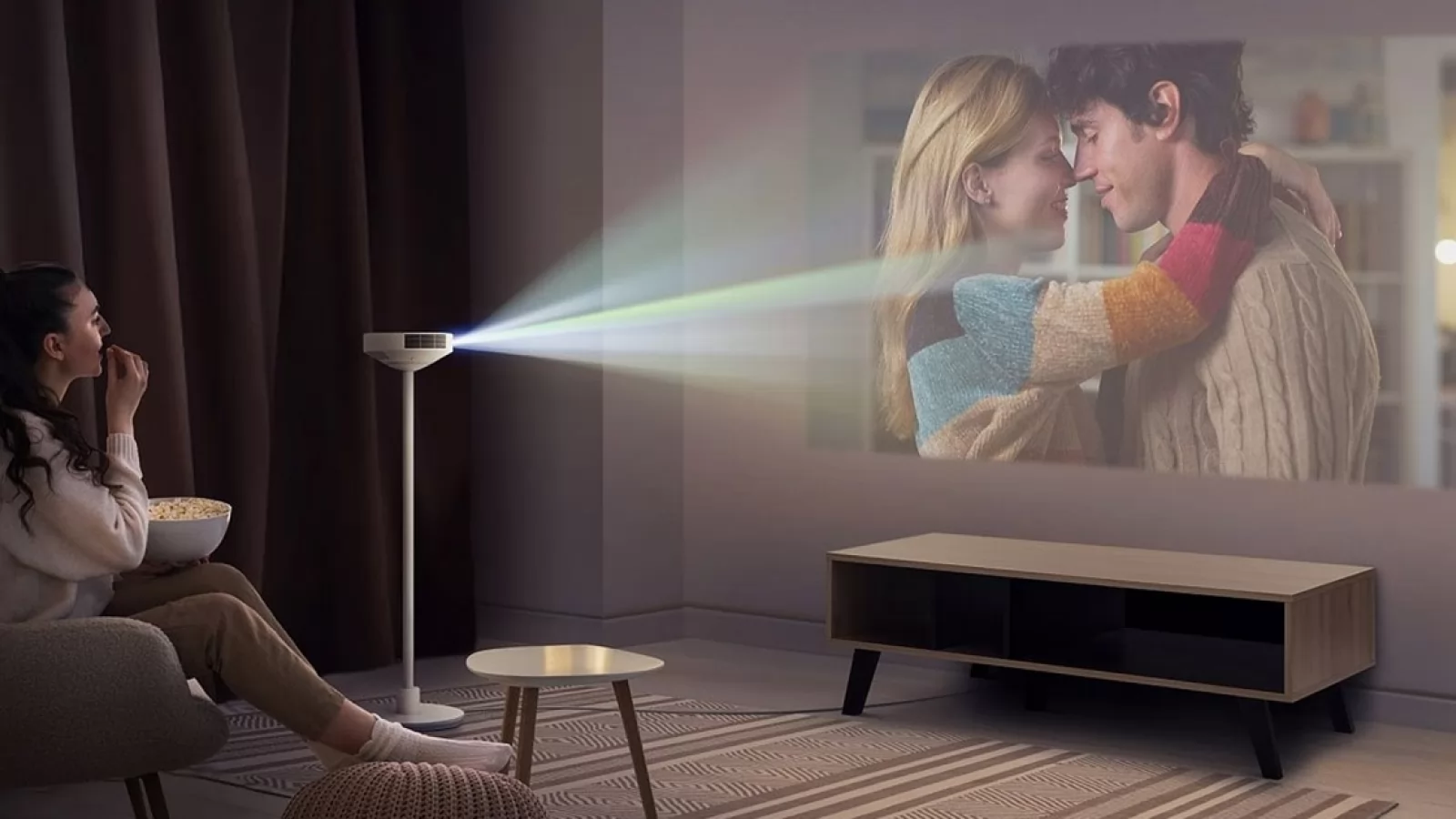 CES 2025: LG prezintă proiectoare LED cu design de lampă, modele 4K short throw CineBeam S
