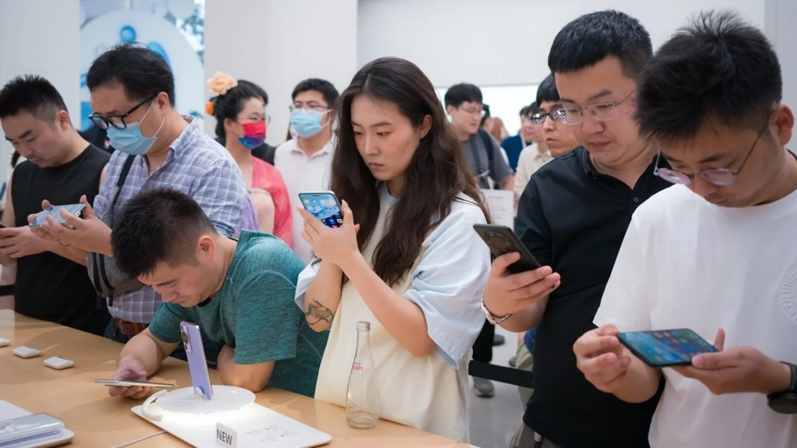 Beijing stimulează vânzările de telefoane, oferind subvenţii pentru consumatorii chinezi