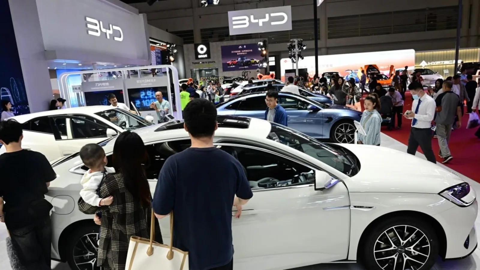 China, liderul incontestabil al producției auto; 30 de milioane de mașini au fost fabricate în 2023