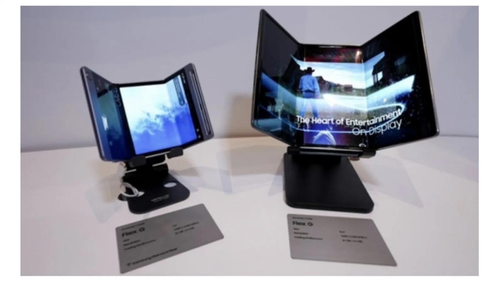 Samsung vrea să producă 200.000 de telefoane triplu pliabile în 2025